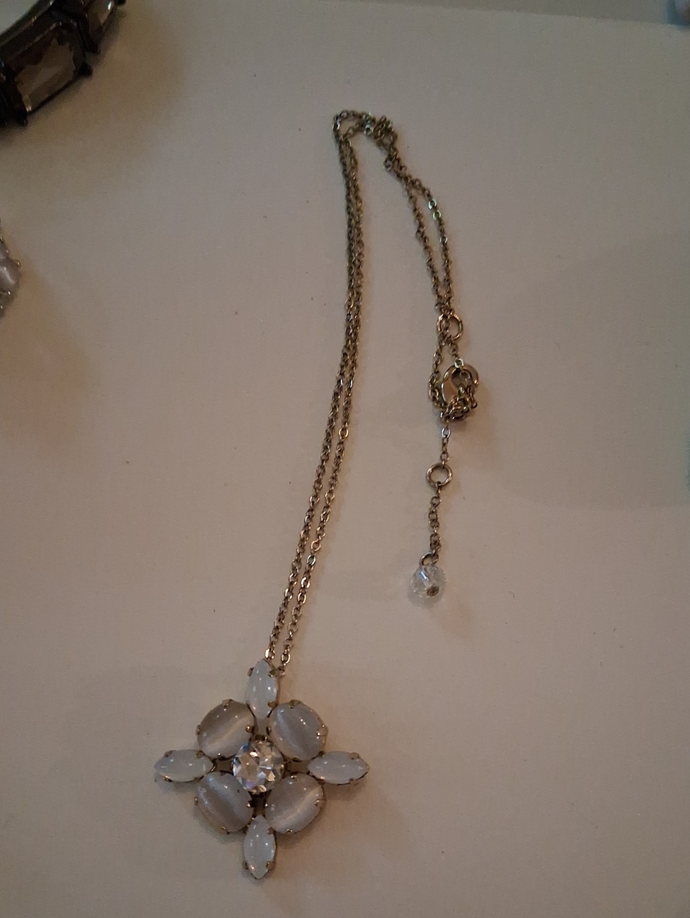 Opalescent Source Unknown Gold-Tone Necklace w/White Opalescent Floral Pendant